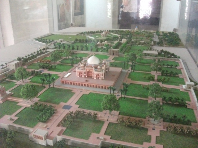 model showing Humayun's Tomb in its garden
